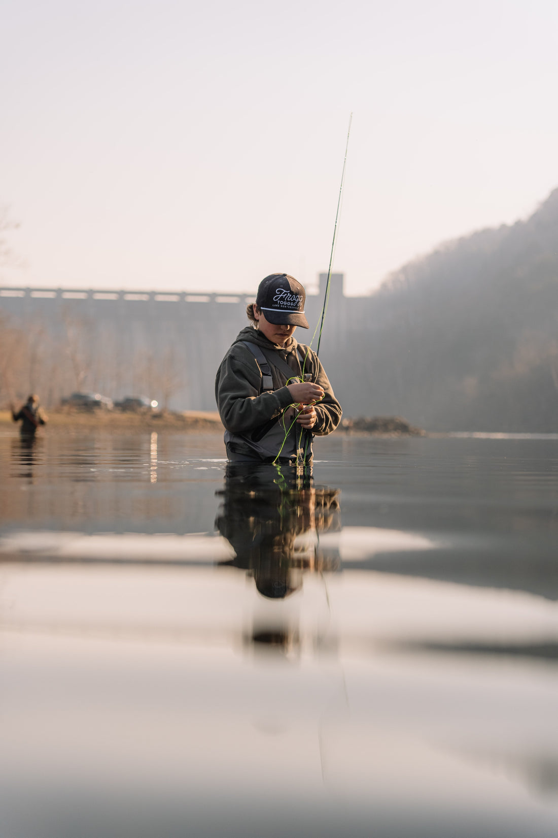 Neoprene vs. Breathable Waders: Choosing the Right Gear for Winter Fishing